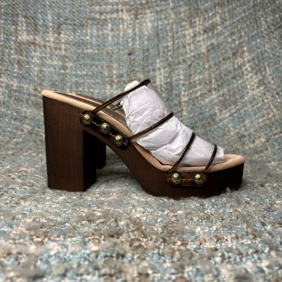 Californians Delilah Studded Retro Platform Heels in Clear/Bronze - Picture 6 of 10